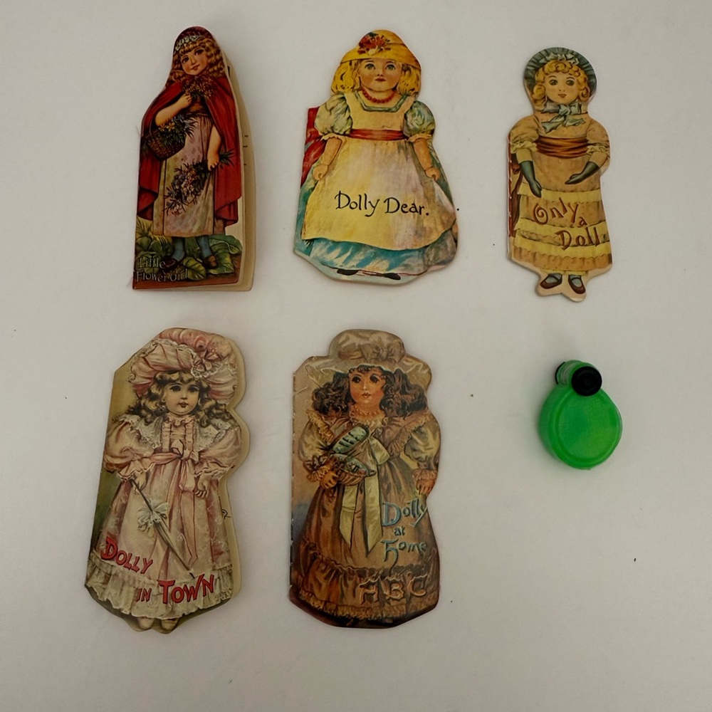 Merrimack Collectors Miniature 1982 Set of 5 Old Fashioned Doll Books